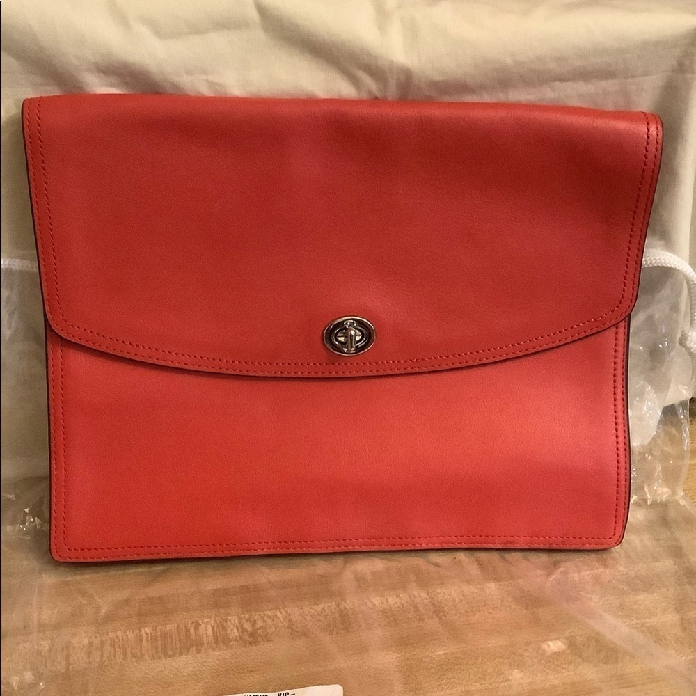 Coach Shamrock Turnlock Large Clutch - Picture 1 of 10